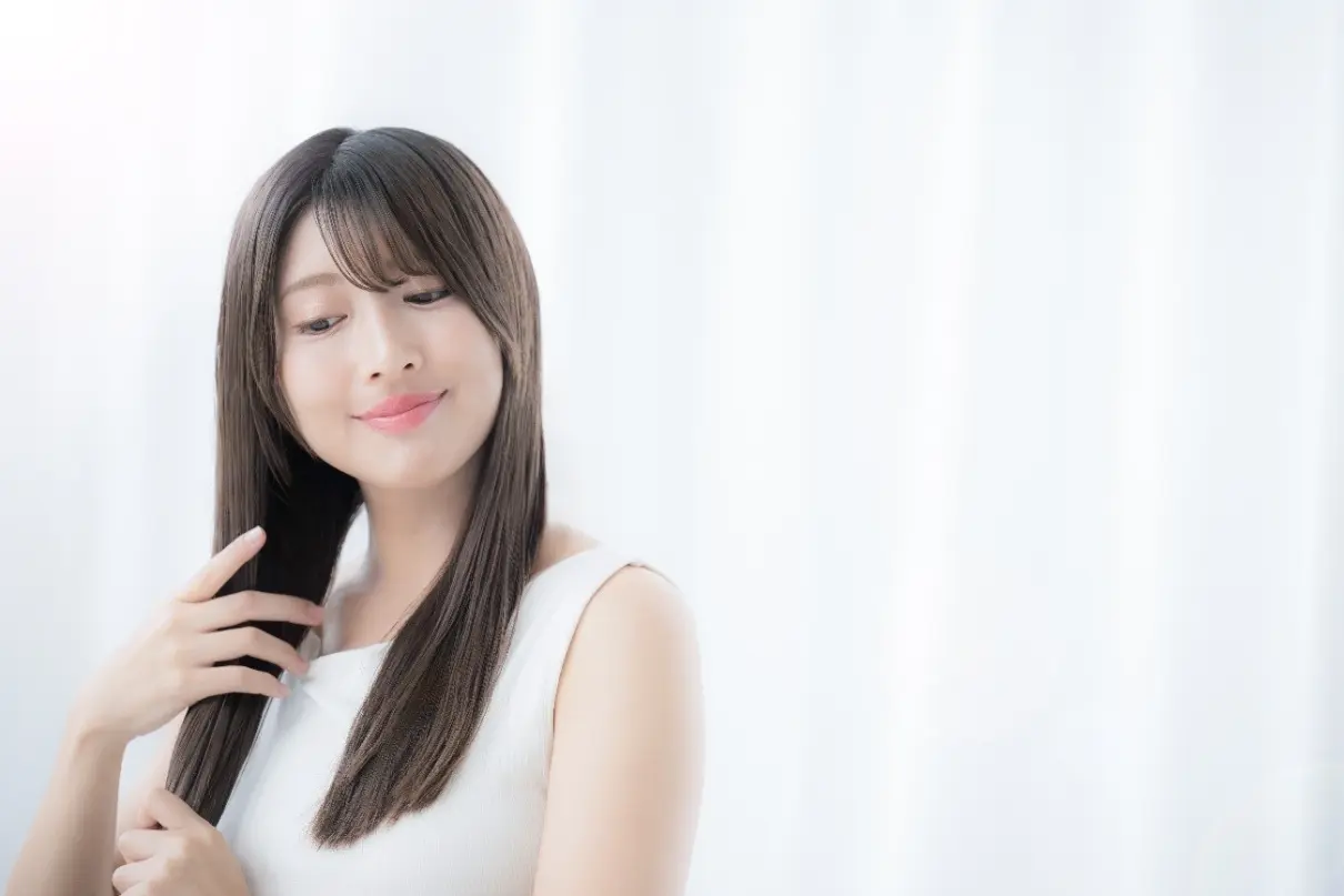 ヘアミルクの正しい使い方！朝・夜のタイミングや目安量も解説
